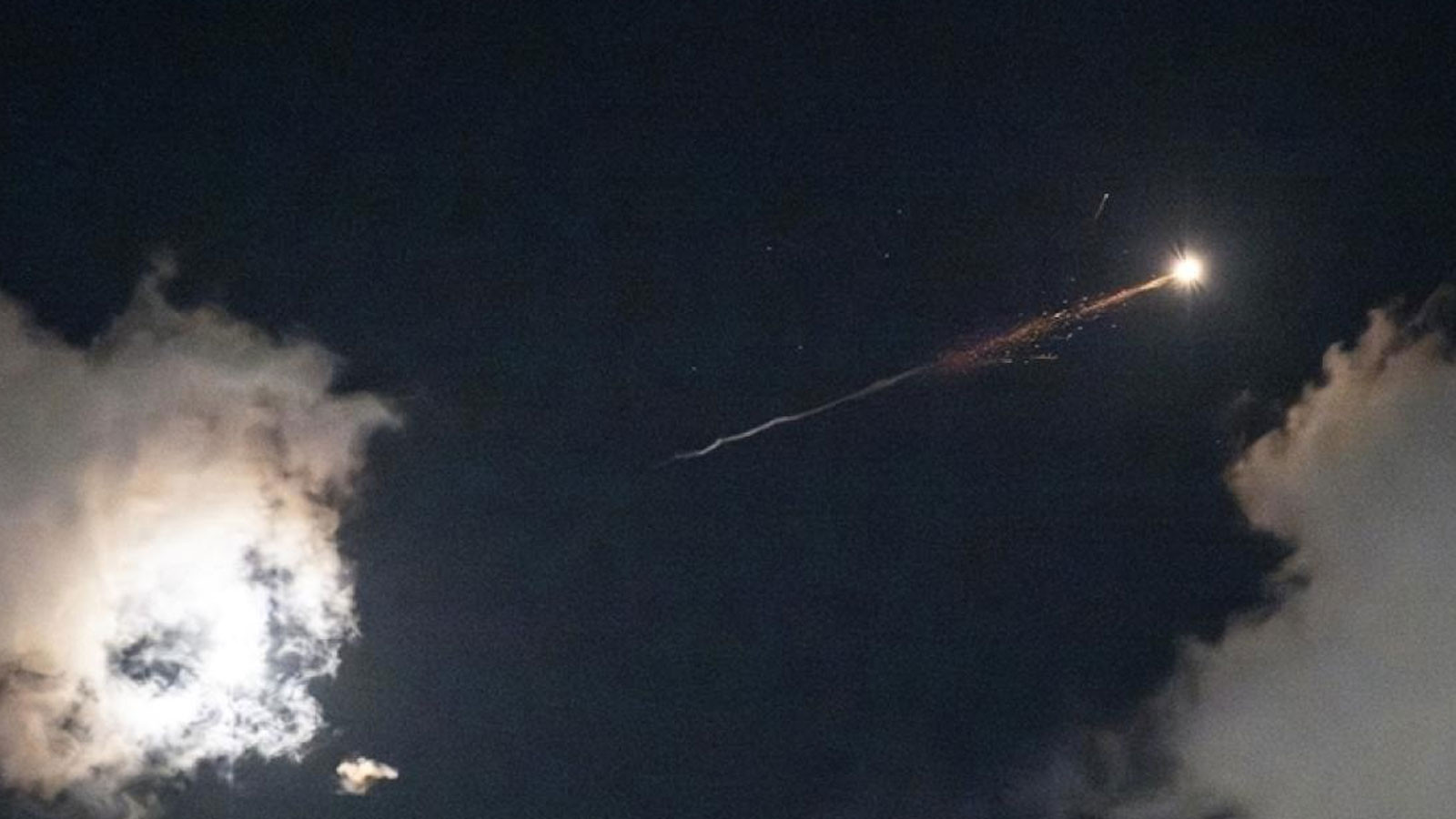 BAE’de engellenen füzenin enkazı nedeniyle 1 kişi hayatını kaybetti