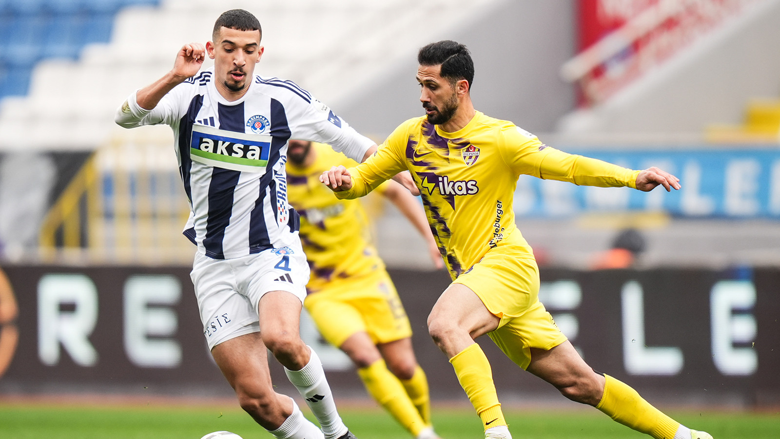 Eyüpspor'da Emre Akbaba depremi! Sezonu kapattı