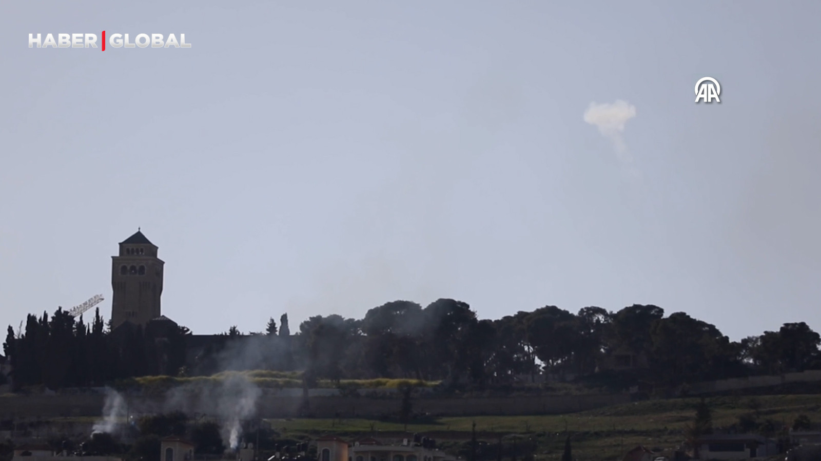 İran'ın İsrail'e misilleme olarak fırlattığı füzeler Kudüs semalarında görüntülendi