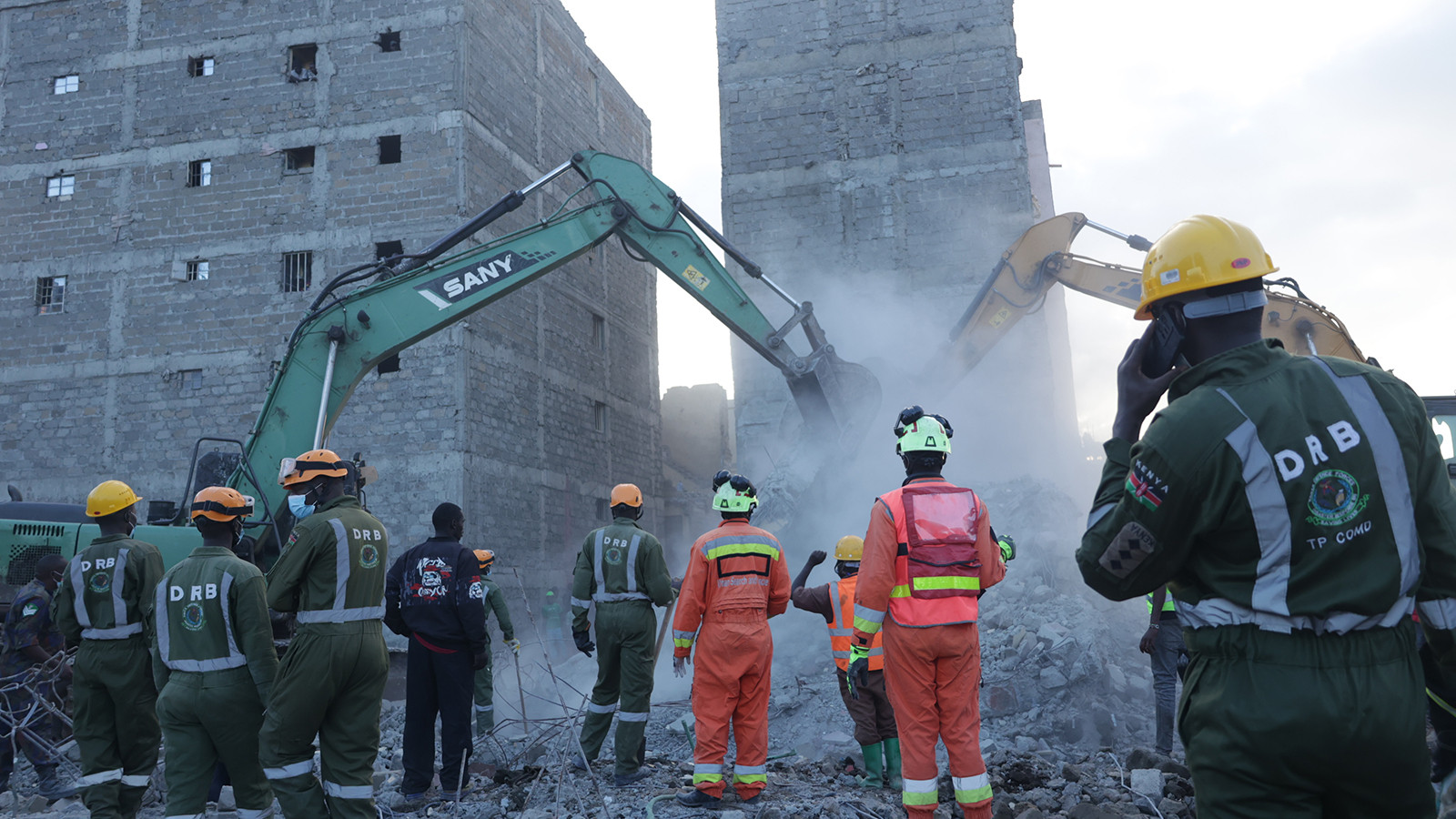 Kenya'da bina çöktü: Ölüler ve yaralılar var