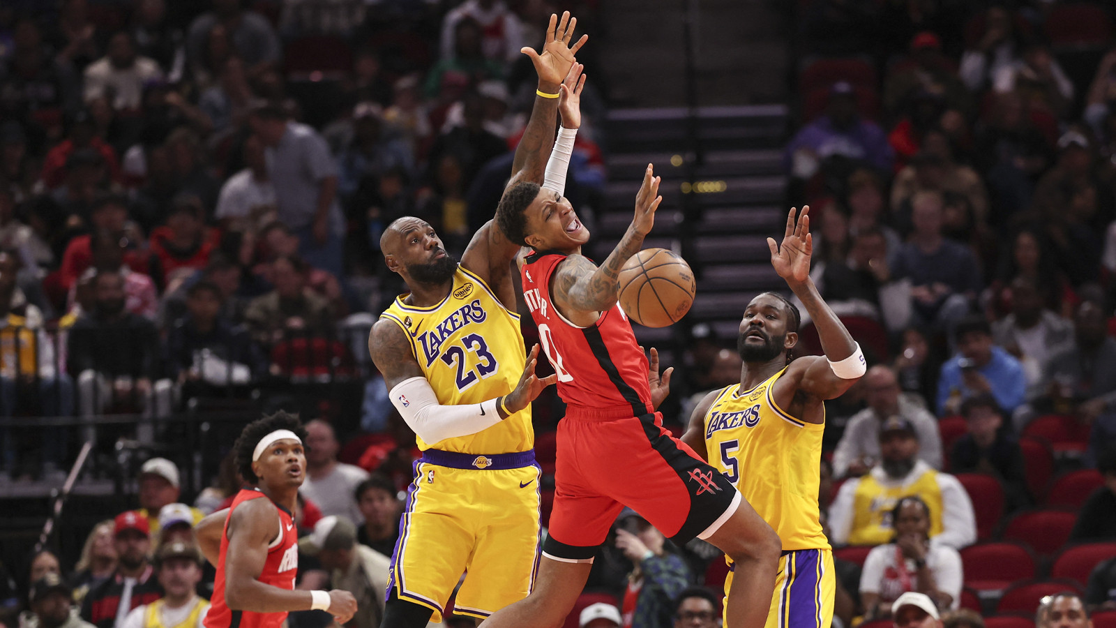 NBA'de ALperen Şengün yine oynamadı! LA Lakers, Rockets’ı Luka Doncic ile geçti