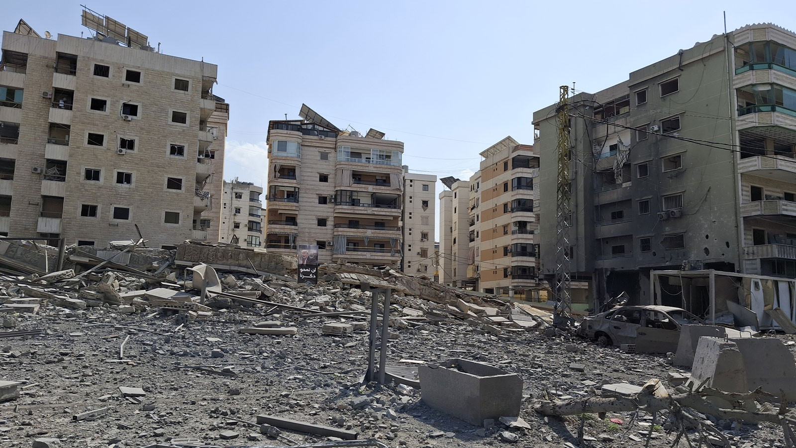 İsrail Lübnan'ı havadan karadan vuruyor!