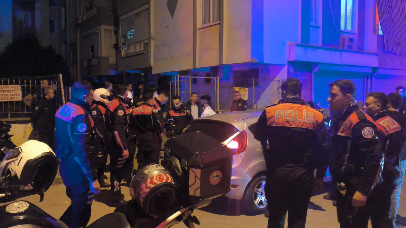 Antalya'da komşu aileler arasında kavga: 2 yaralı 