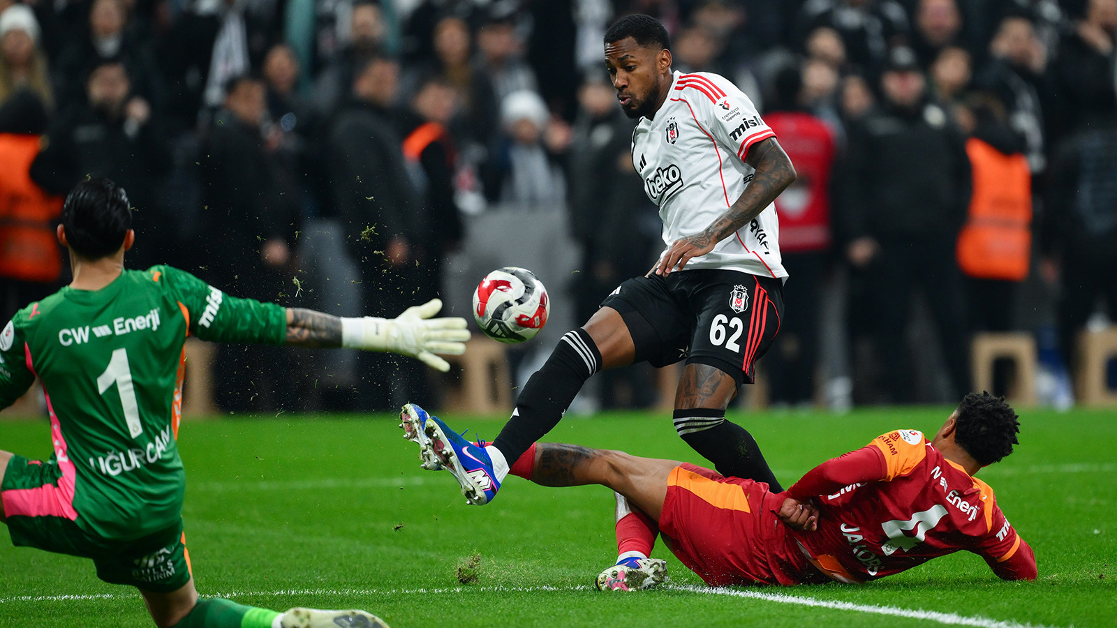 Beşiktaşlı Amir Murillo'ya milli davet