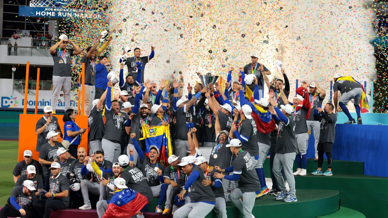 Beyzbolda Venezuela ABD'yi yenerek dünya şampiyonu oldu, Trump küplere bindi