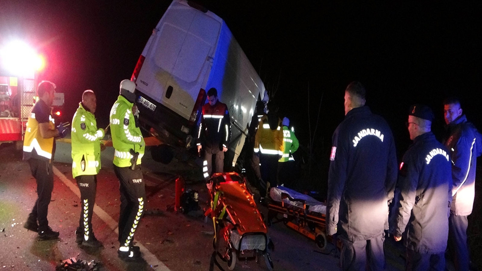 Edirne'de feci kaza: Ölü ve yaralılar var