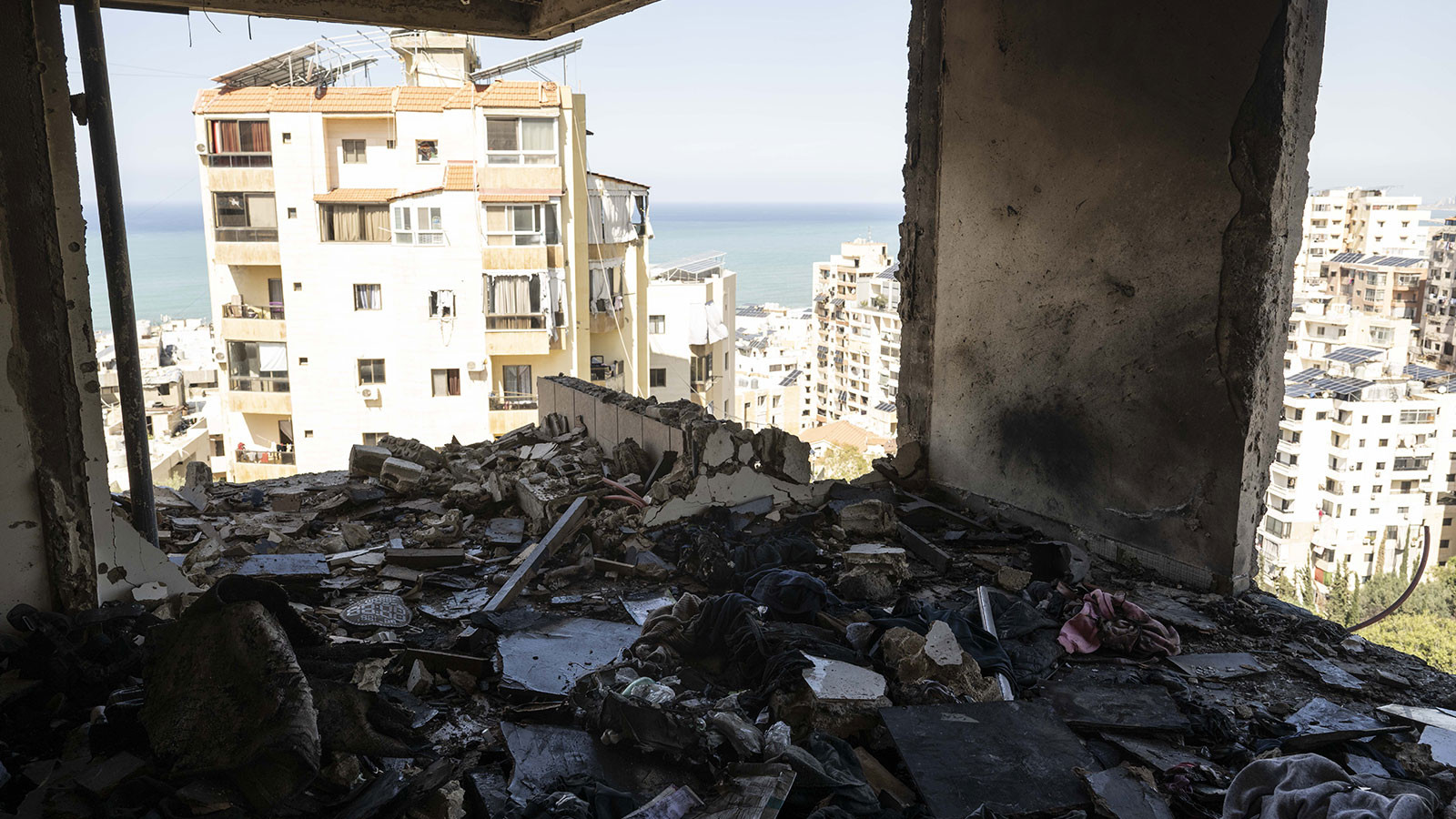 İsrail, Lübnan'ı aralıksız vuruyor! Çok sayıda can kaybı var