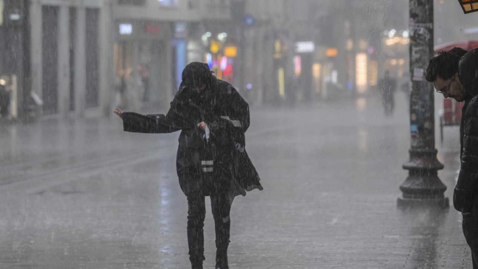 İstanbul'a kış yeniden geliyor: 3 gün etkili olacak!