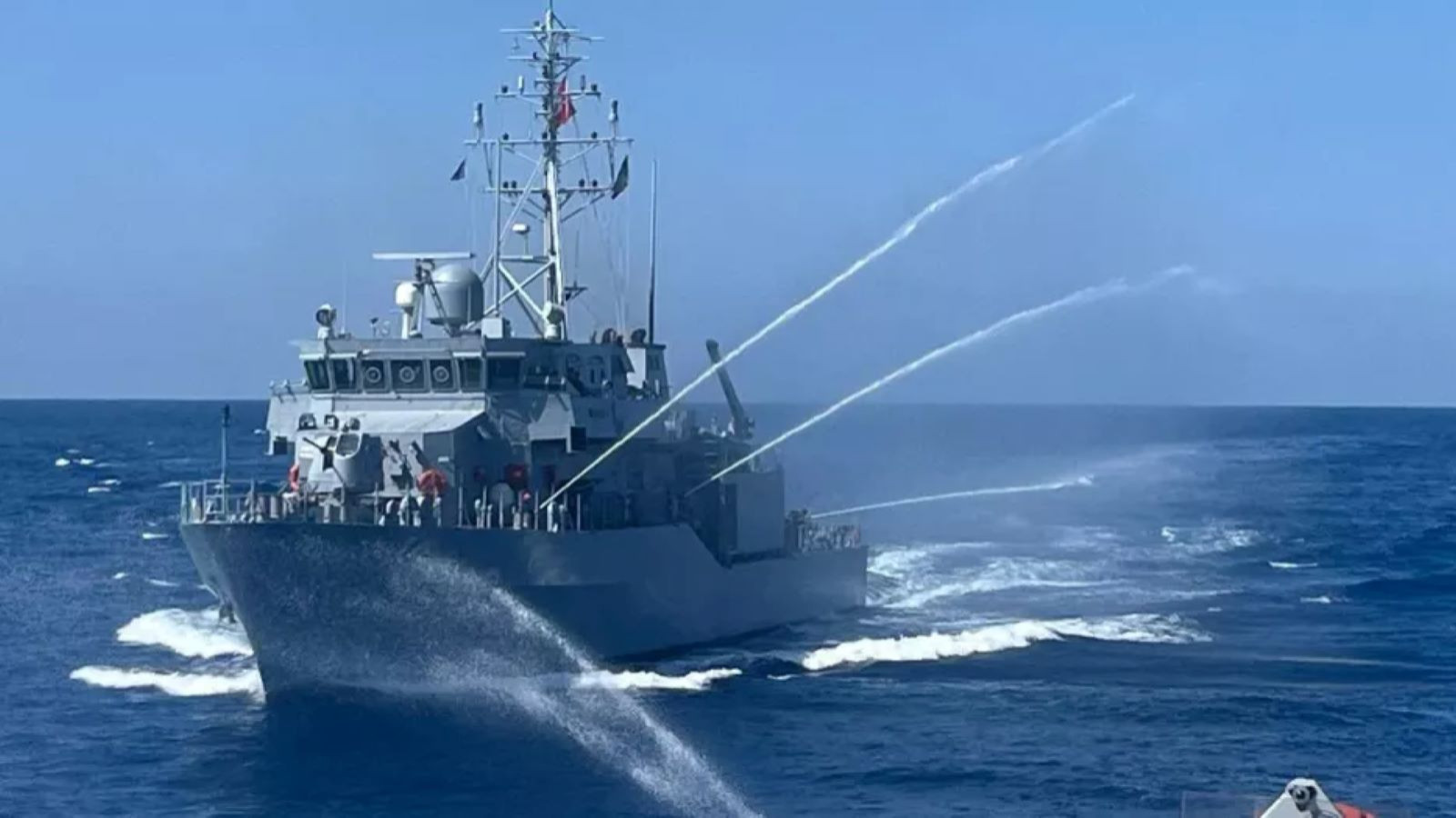 NATO'dan görevini tamamlayan Türk mayın temizleme gemisi TCG Anamur'a görkemli veda