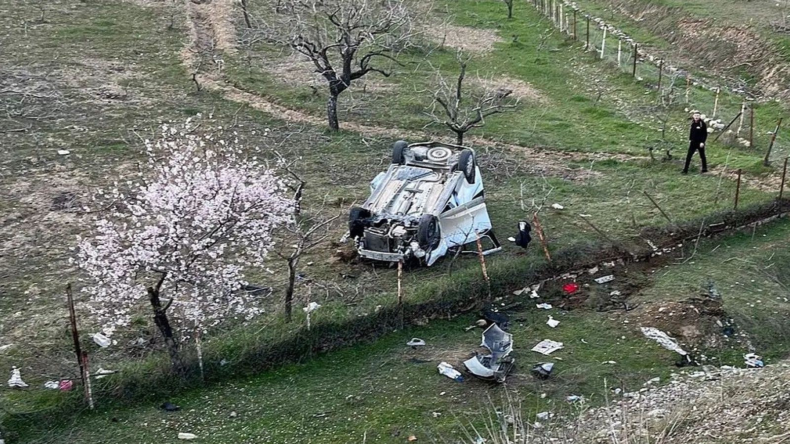 Siirt’te otomobil şarampole yuvarlandı: Ölü ve yaralılar var