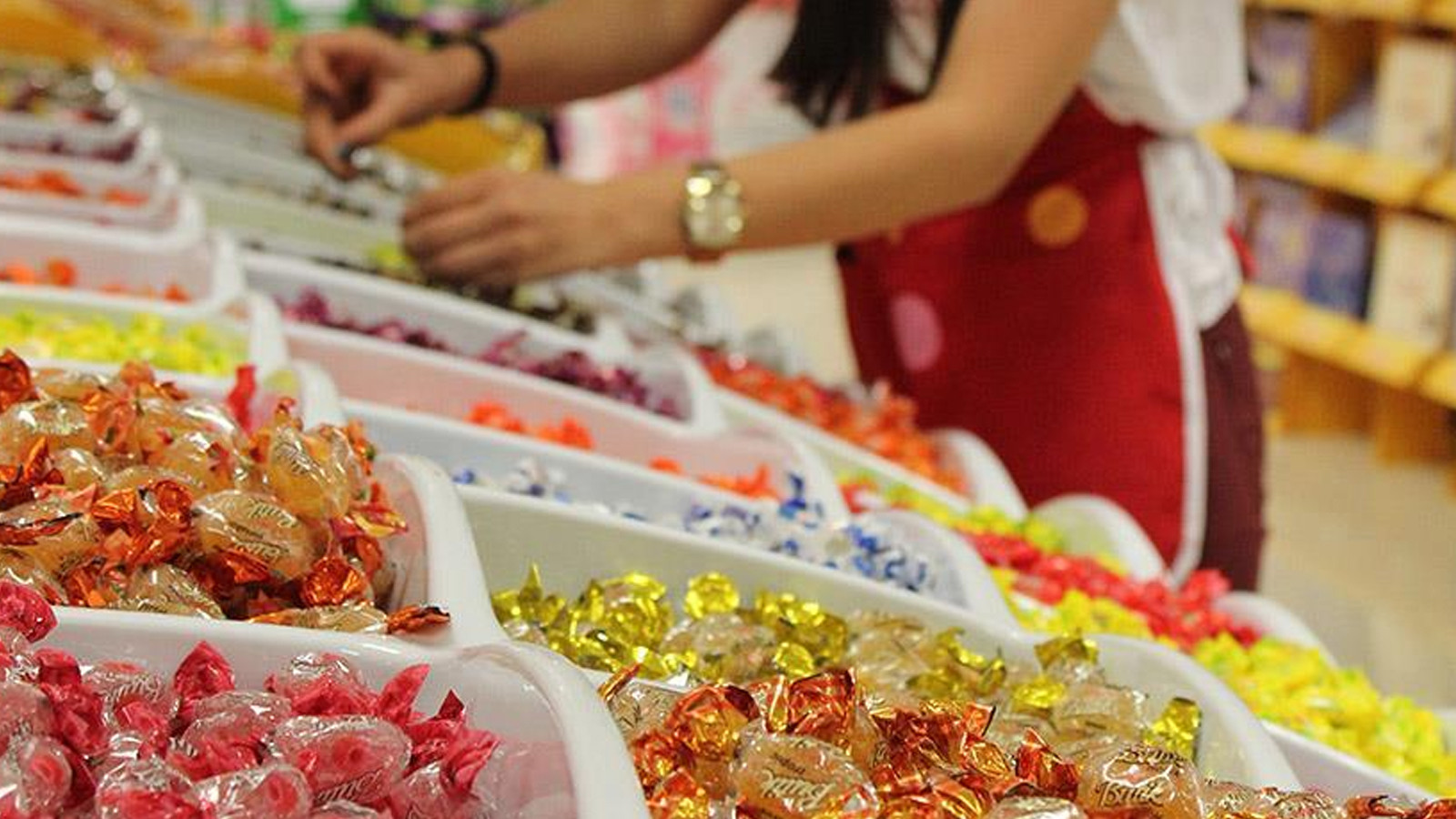 Tüketicilere uyarı: Açıkta satılan şeker ve çikolatalara dikkat!