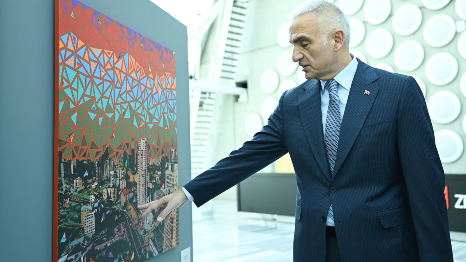 Cumhuriyetin başkenti Ankara’nın hafızası tuvale taşındı