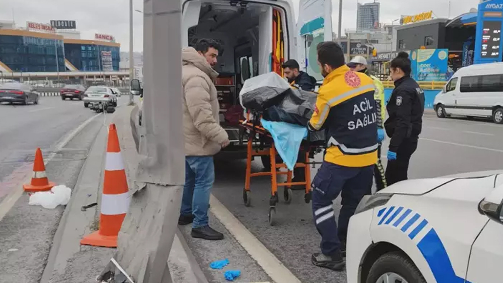 İstanbul'da motosiklet sürücüsü feci şekilde can verdi
