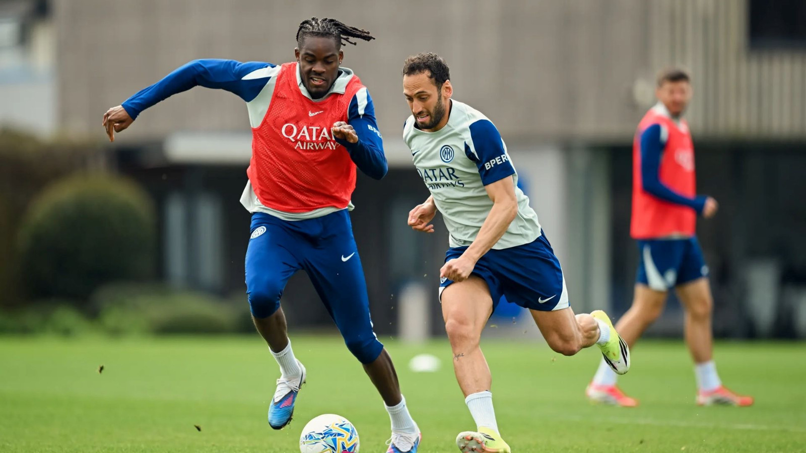 Tesadüfler denizi: Hakan Çalhanoğlu, Inter, Chivu, Romanya, Montella ve Milli Takım