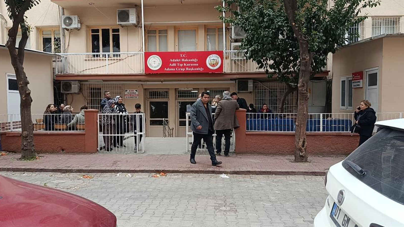 Adana'da yol kesip bıçakla saldırdılar! 17 yaşındaki çocuk öldü