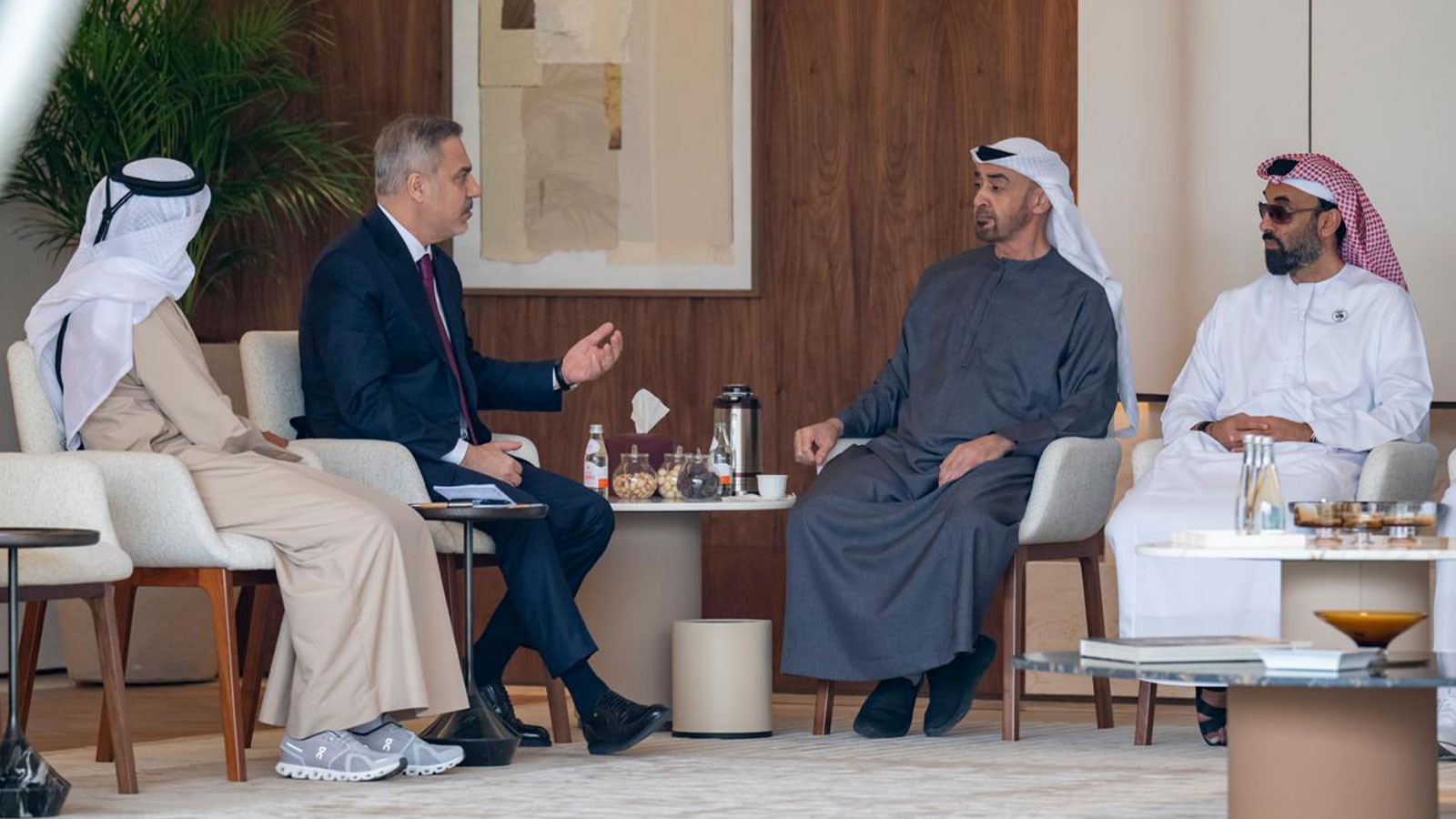 Bakan Fidan, BAE Devlet Başkanı Al Nahyan tarafından kabul edildi