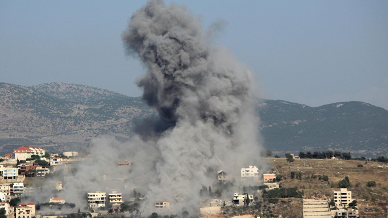 İsrail'in Lübnan'ın güneyine düzenlediği saldırılarda 2 kişi hayatını kaybetti