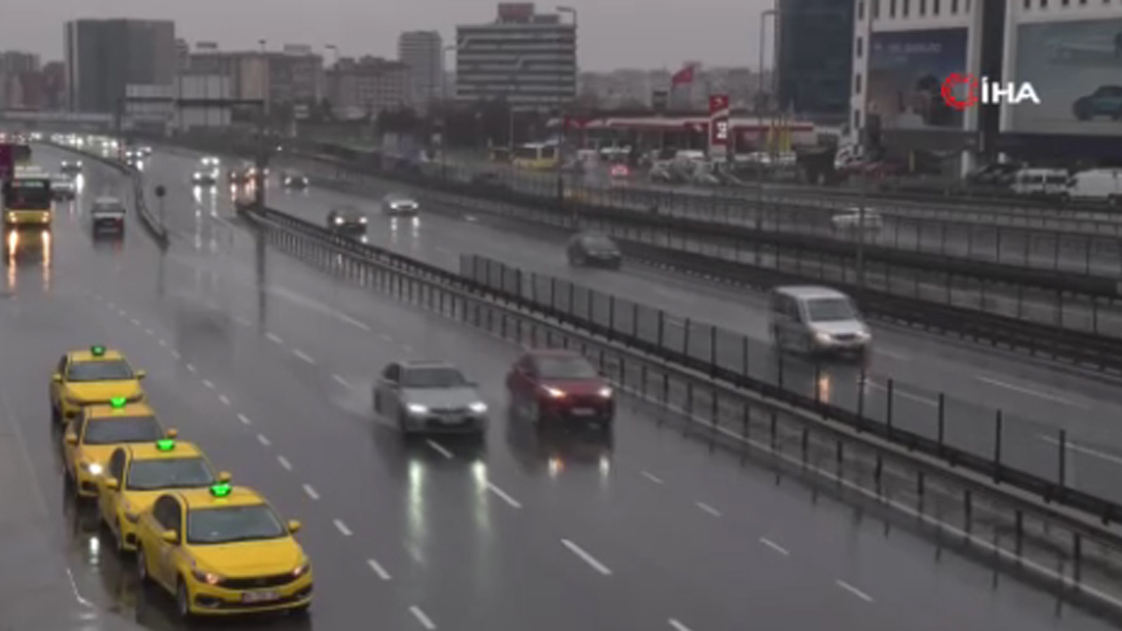 İstanbul'da bayram sabahı yollar boş kaldı