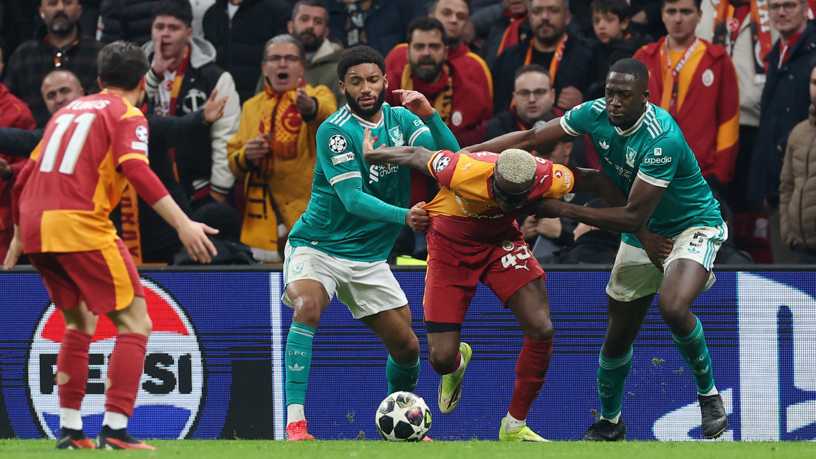 Liverpool, Ibrahima Konate'ye yapılan ırkçı saldırıyı kınadı