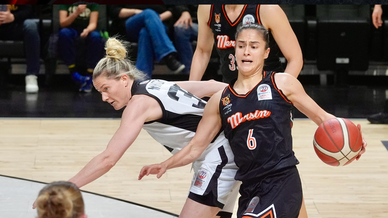 ÇBK Mersin, Beşiktaş'ı eleyerek yarı finale yükseldi