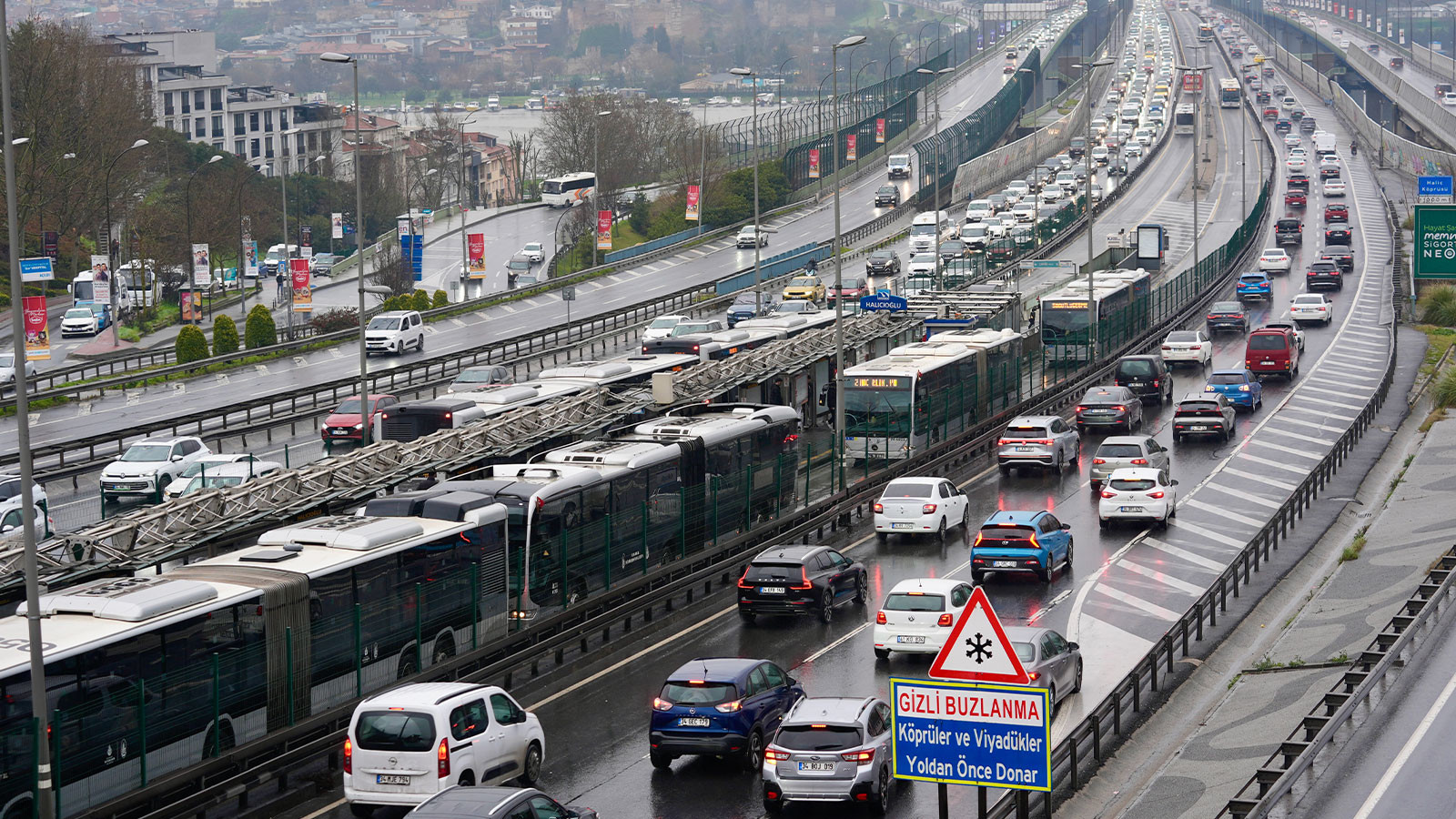 İstanbul Valisi Gül'den bayram tatili dönüşünde sürücülere trafik uyarısı