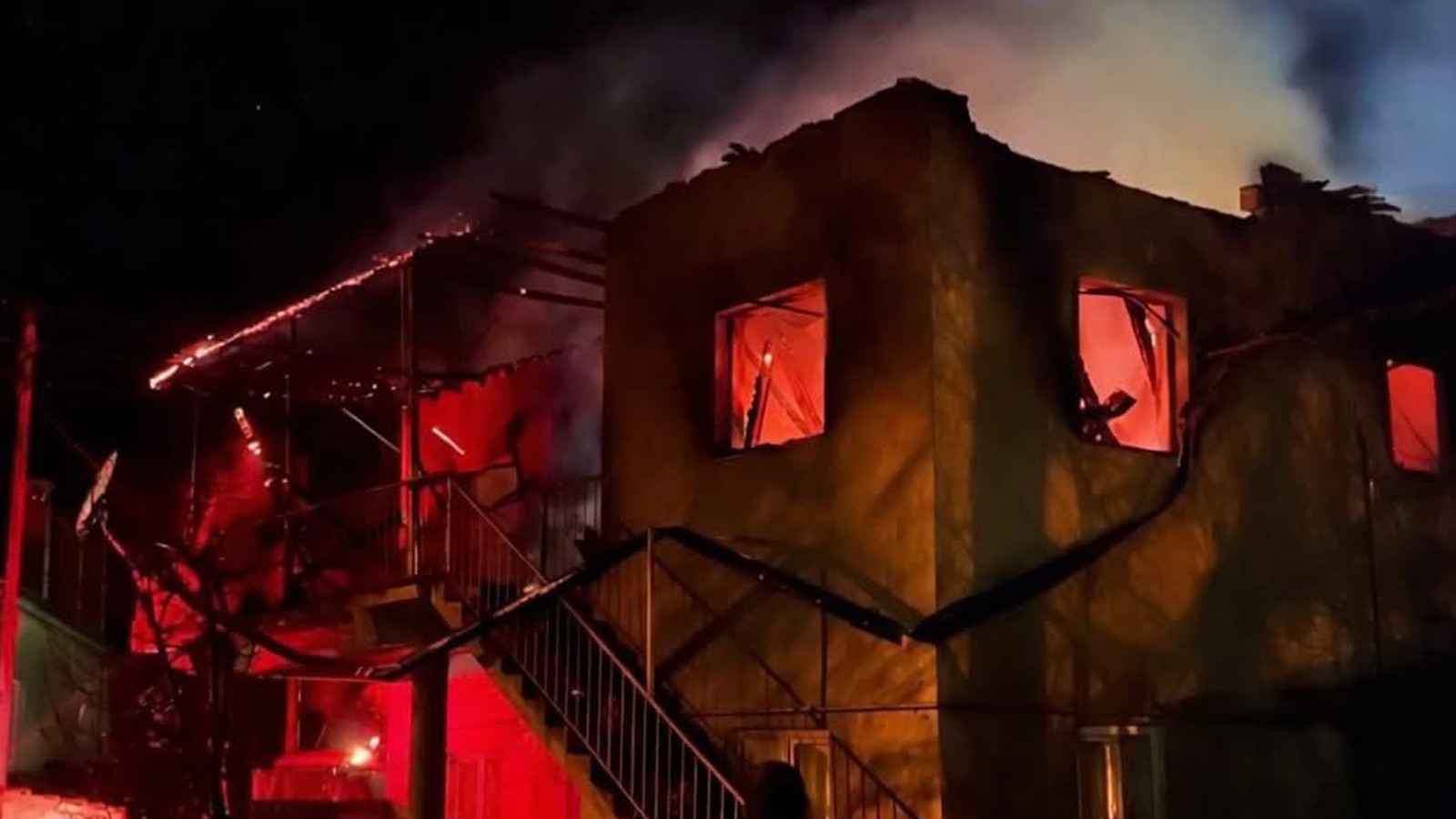 Kayseri'de ev yangını: Anne yaralandı, zihinsel engelli kızı öldü