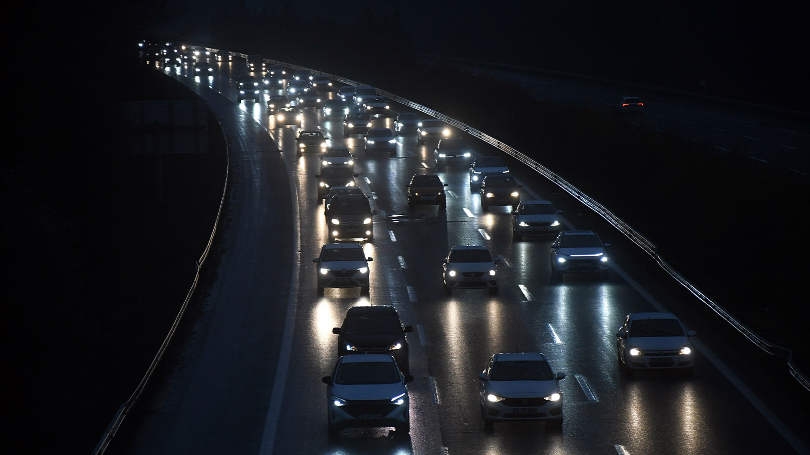 Yollarda bayram tatilinden dönüş yoğunluğu başladı