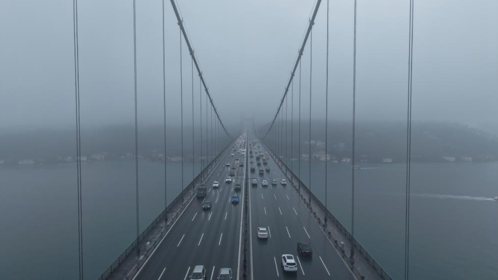 15 Temmuz Şehitler Köprüsü'nde havadan sis manzarası