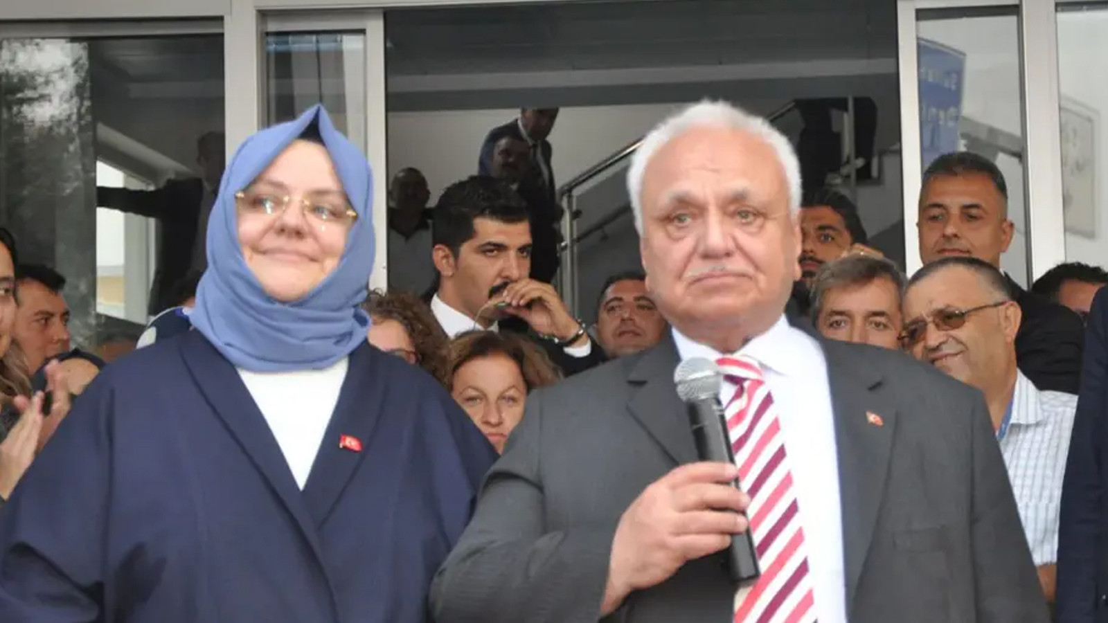 Eskişehir'de zincirleme kaza: 2 eski bakan da yaralandı