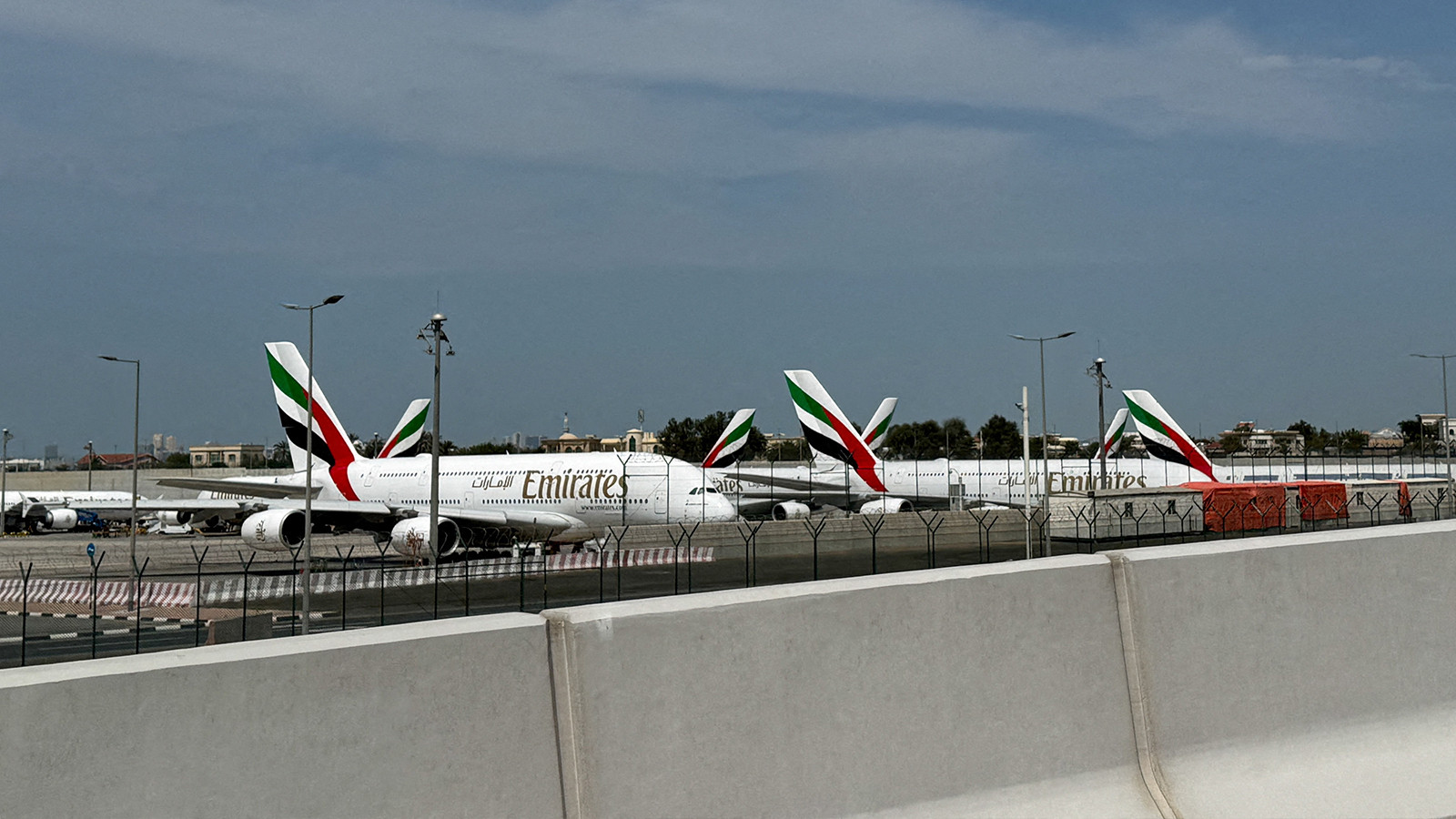 Füzeler havada, uçaklar pistte! Orta Doğu'da tehlikeli görev