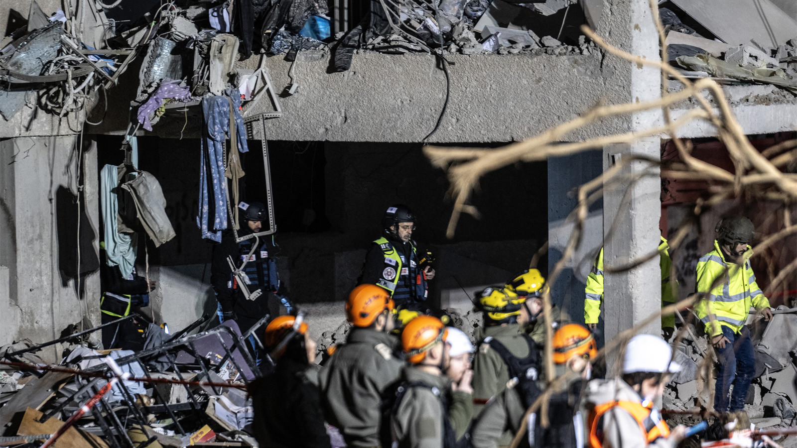 İran'dan büyük misilleme: İsrail'in Dimona ve Arad kentleri vuruldu! Çok sayıda yaralı var