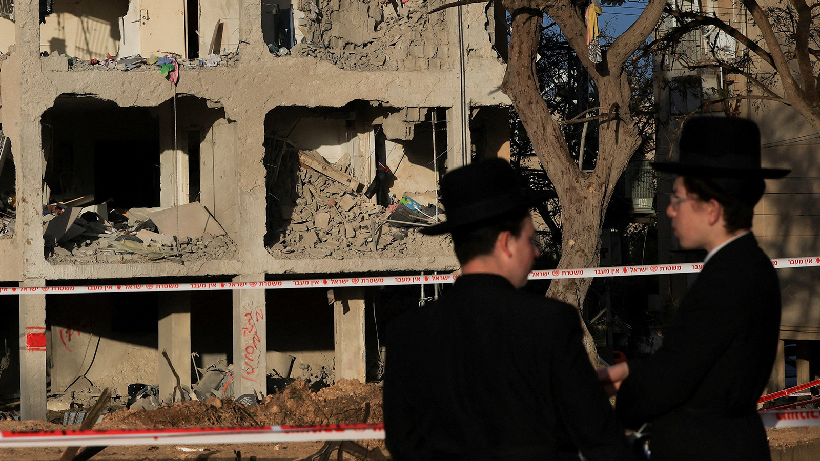 İsrail'de büyük yıkım! İran füzeleri yağdı: Son durum böyle görüntülendi