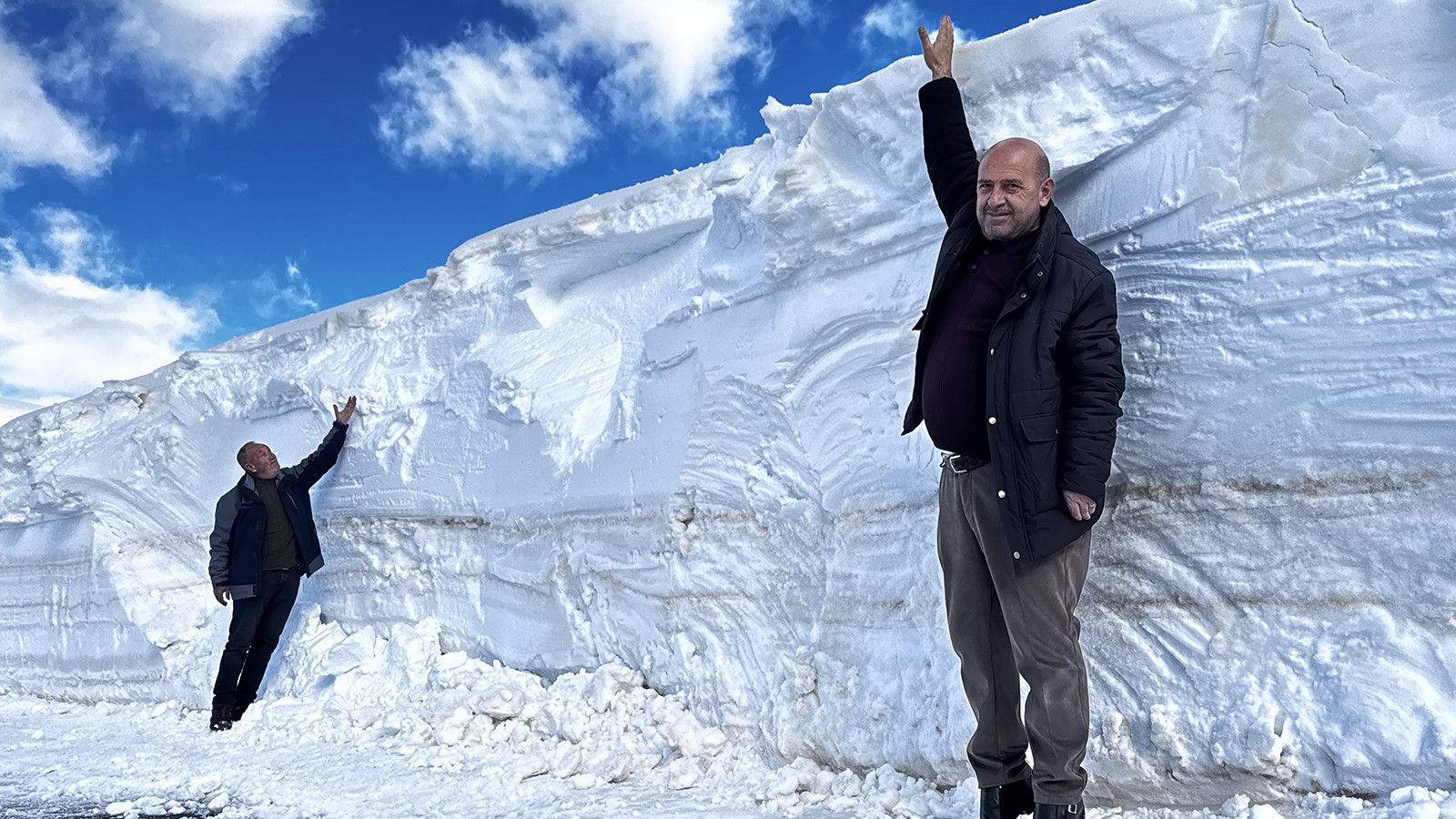 Mart sonunda kar esareti: Yollar kapandı
