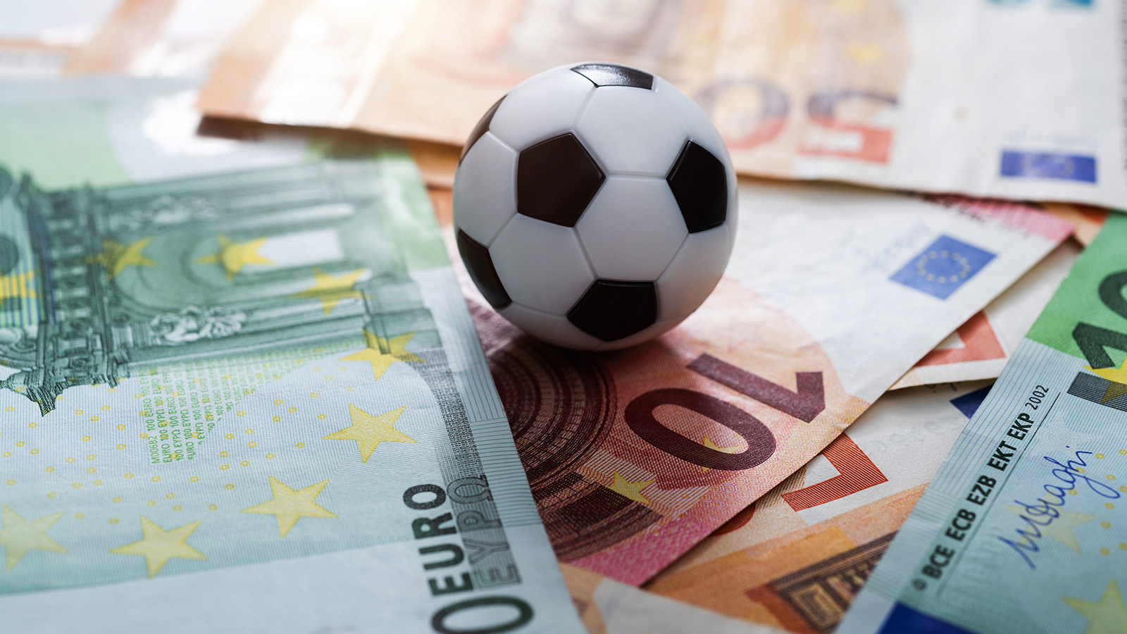 Avrupa futbolunu sarsan şike operasyonu: Listede yöneticiler, kulüpler ve hakemler var