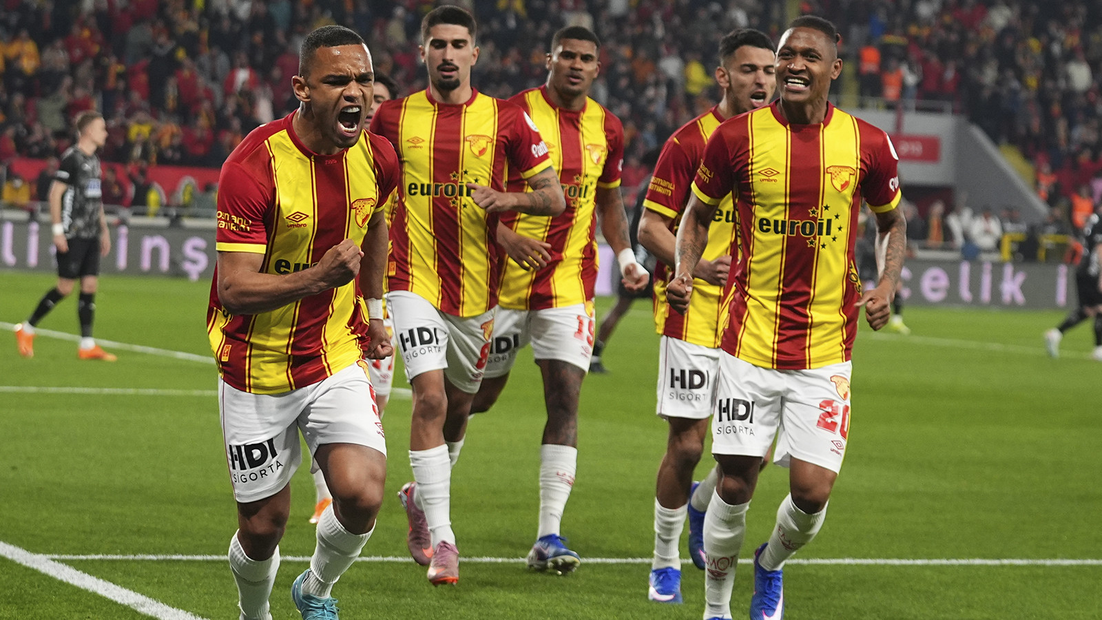 Göztepe'yi nisan ayında zorlu bir fikstür bekliyor