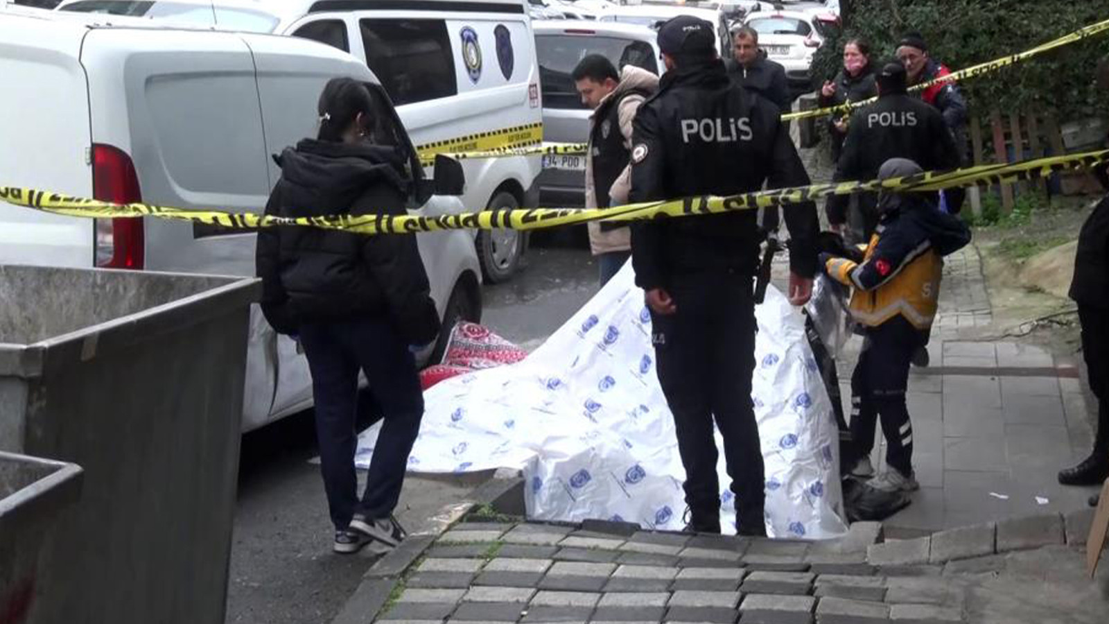 Yaşlı kadının feci ölümü! Camdan düşerek can verdi