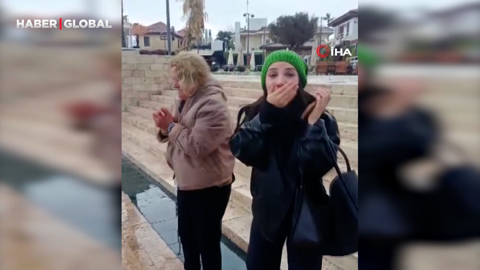 Denize düşen evlilik yüzüğünü dalgıçlar çıkardı