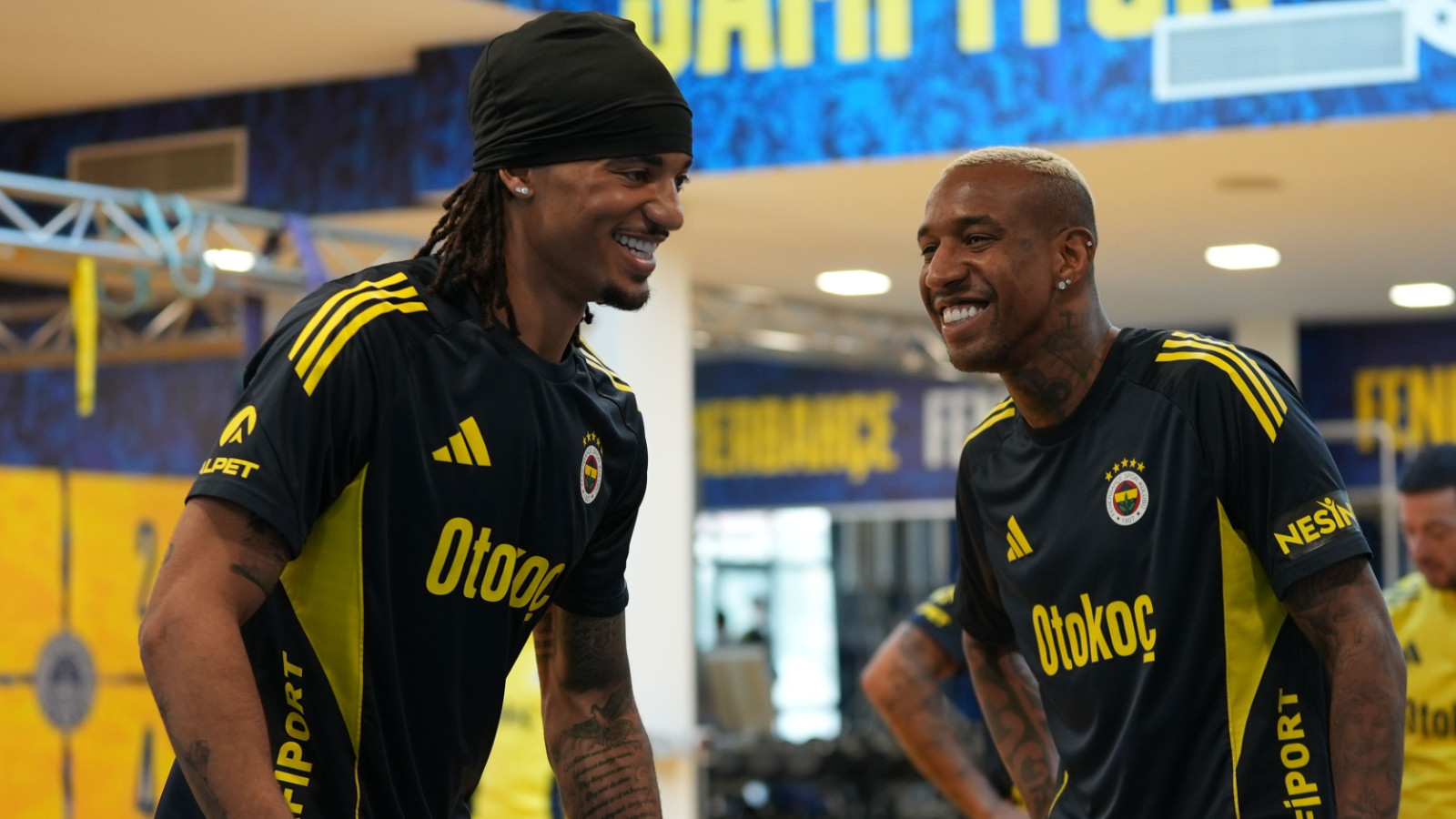 Fenerbahçe, günü çift idmanla bitirdi