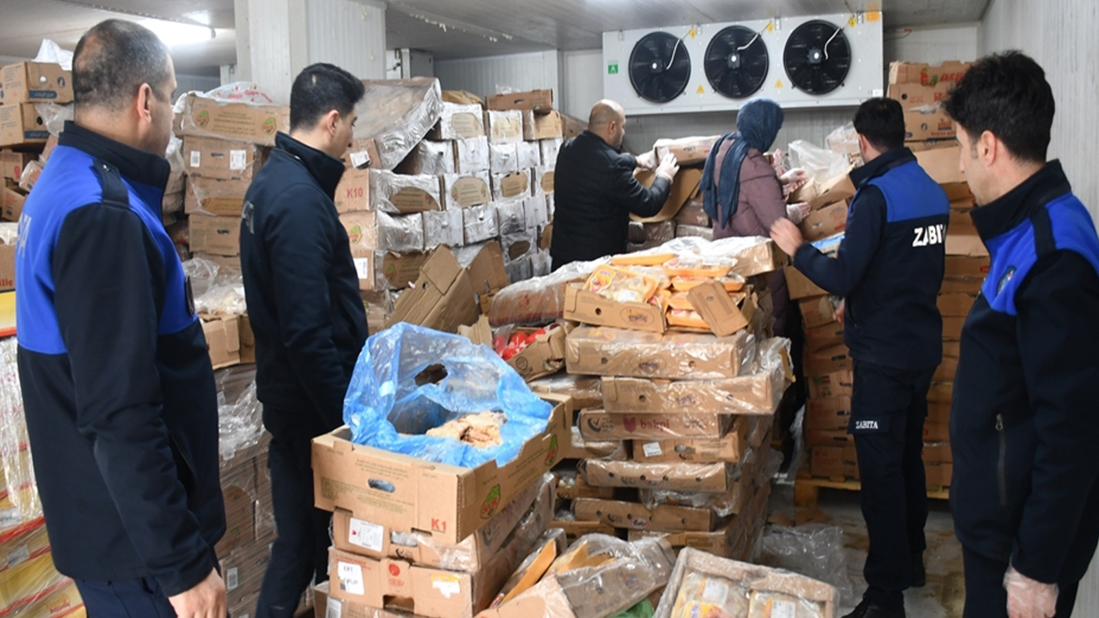 Şanlıurfa’da mide bulandıran olay: 50 ton bozuk tavuk eti ele geçirildi