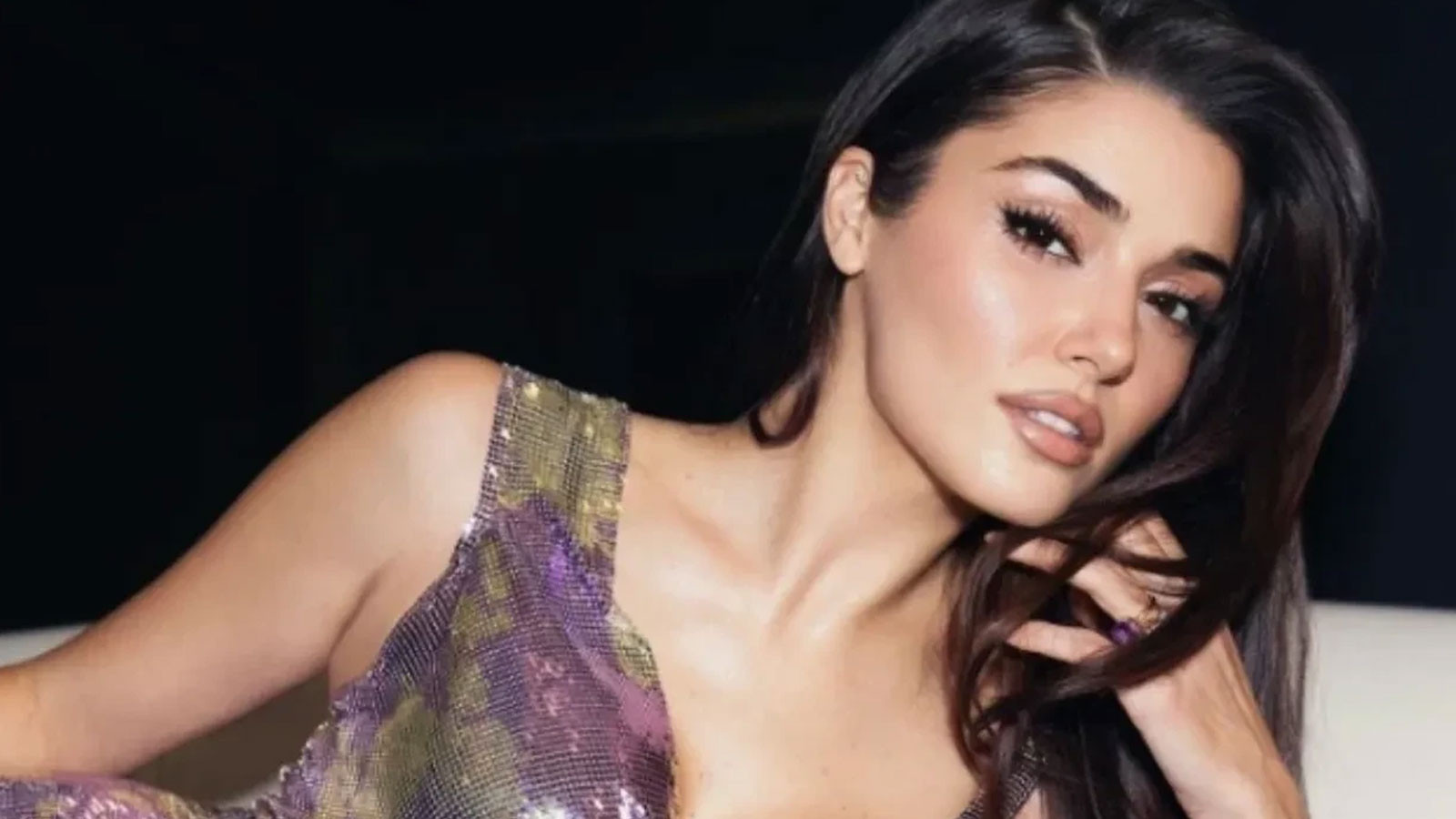 Hakkında yakalama kararı verilen Hande Erçel'den açıklama