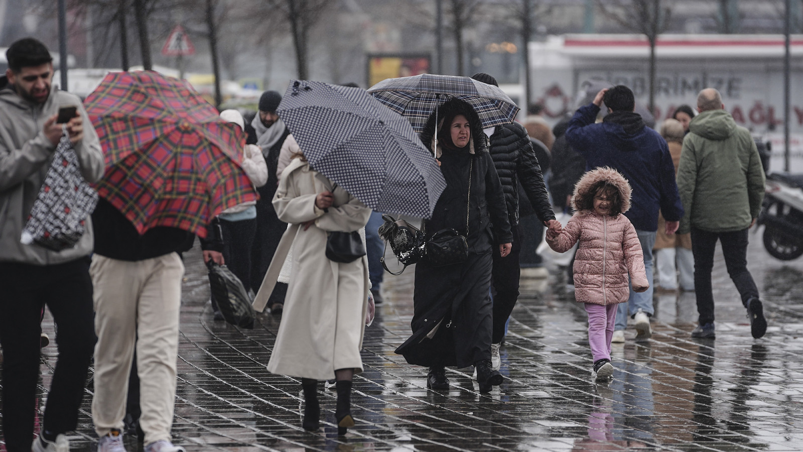32 şehrimizi 27 Mart günü sağanak yağış esir alacak! İşte o iller