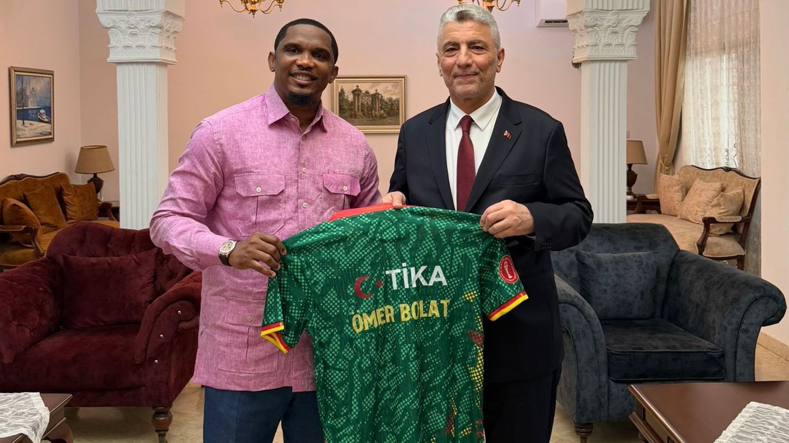 Bakan Bolat, Kamerun Futbol Federasyonu Başkanı Eto’o ile görüştü