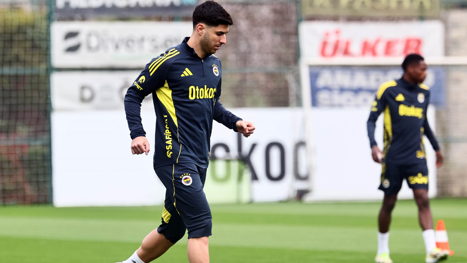 Fenerbahçe hazırlıklarını sürdürdü