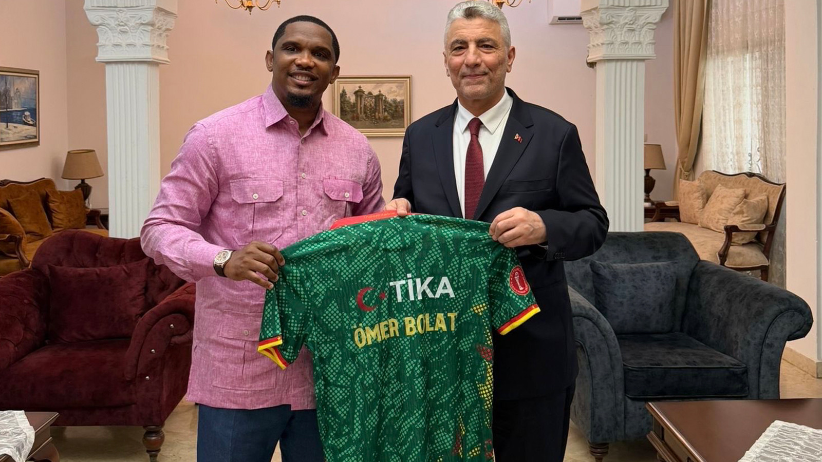 Tİcaret Bakanı Bolat, Kamerun Futbol Federasyonu Başkanı ile görüştü