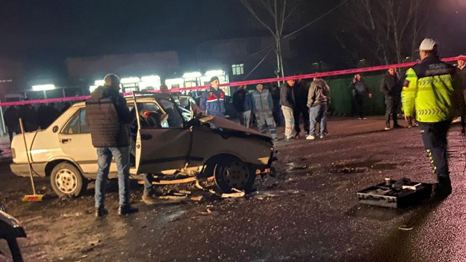 Zonguldak’ta feci kaza! İşçi servisi otomobille çarpıştı: Çok sayıda yaralı var