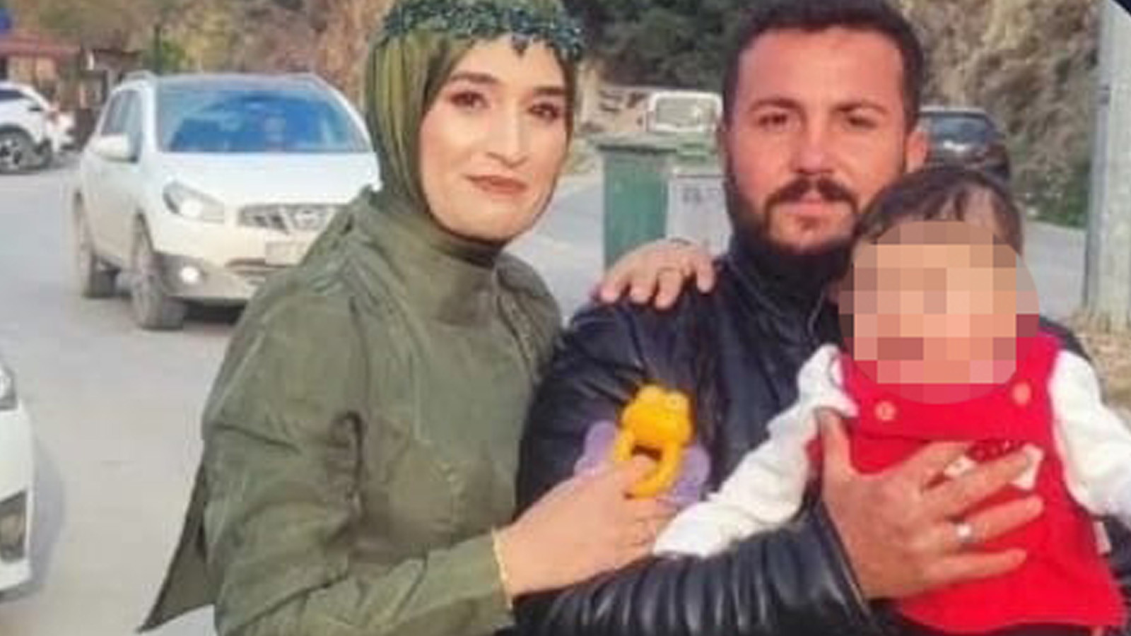 Annesini darbederken araya giren eşini öldürdü