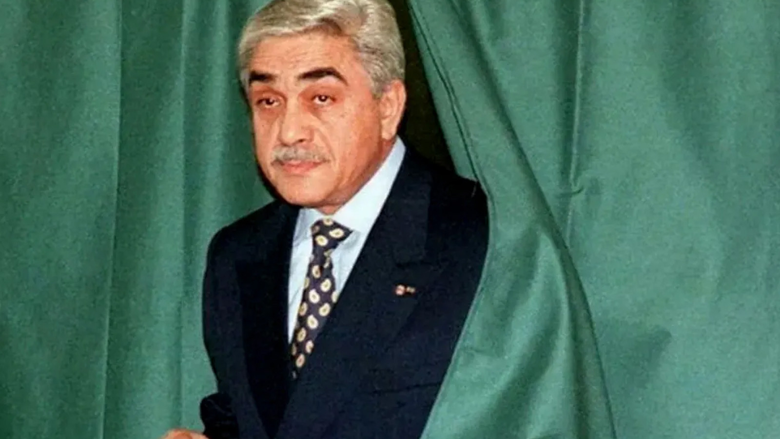 Eski Cezayir Cumhurbaşkanı El-Emin Zerval yaşamını yitirdi