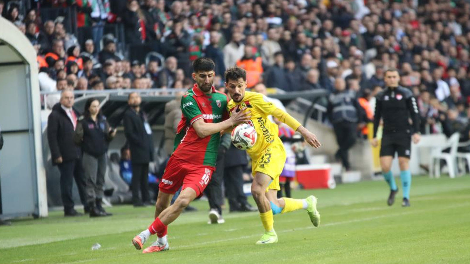 Karşıyaka - Eskişehirspor maçı başladığı gibi bitti! Beyaz güvercin uçurdular