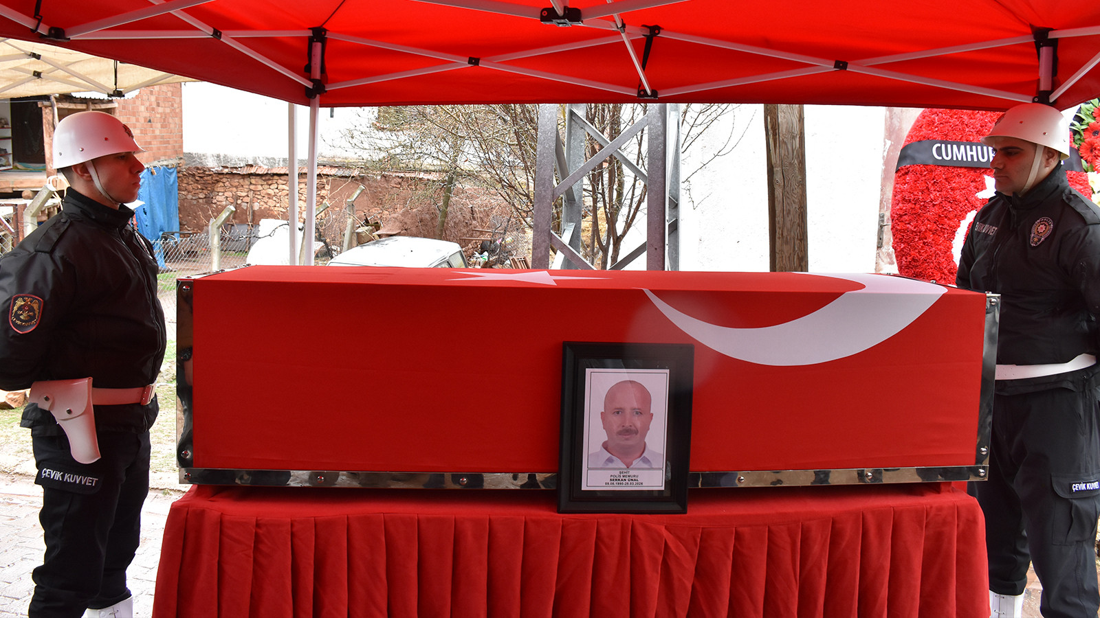 Kaza şehidi polis memuru, son yolculuğuna uğurlandı