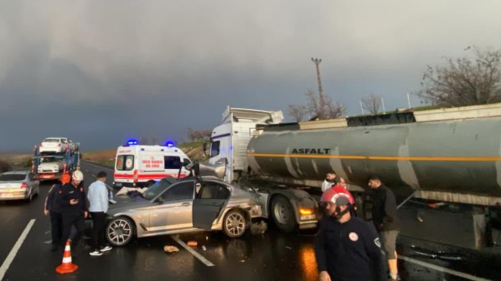 Şanlıurfa'da korkunç kaza: Ölü ve yaralılar var